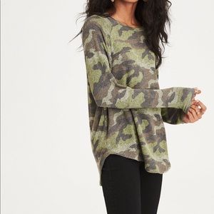 AE camo print sweater - size Medium